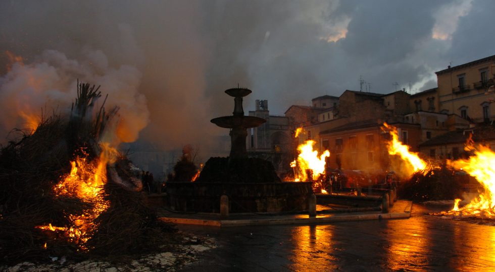 SULMONA: TORNA LA FESTA DEI FUOCHI IN PIAZZA GARIBALDI