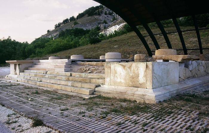 ARCHEOLOGIA: VISITE AL TEMPIO ITALICO DI CASTEL DI IERI