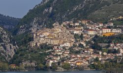 BORGHI AUTENTICI, A BARREA SI ALZA IL SIPARIO SULLA FESTA NAZIONALE
