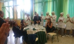 L’AQUILA: EX MINISTRO BERLINGUER A PRANZO ALL’ALBERGHIERO