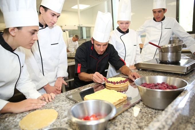 ENOGASTRONOMIA: CORSO SERALE ALL’ALBERGHIERO DELL’AQUILA