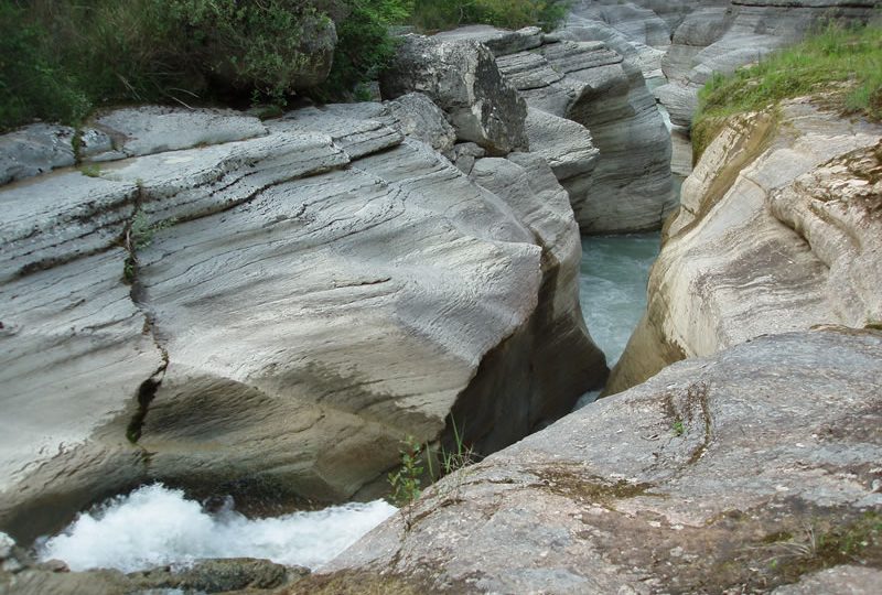 FANNO IL BAGNO DANNEGGIANDO HABITAT, MULTATI IN PARCO MAIELLA