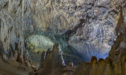 SANGRO AVENTINO: LE GROTTE DEL CAVALLONE, IL CASTELLO DI ROCCASCALEGNA E MILLE ALTRE ATTRATTIVE IN RETE PER L’ESTATE
