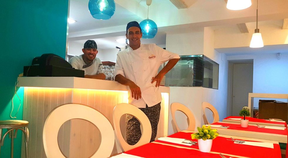 POMODORO E BASILICO, MARCO SCHILLACI PORTA GLI ARROSTICINI NEL CUORE DI VALENCIA