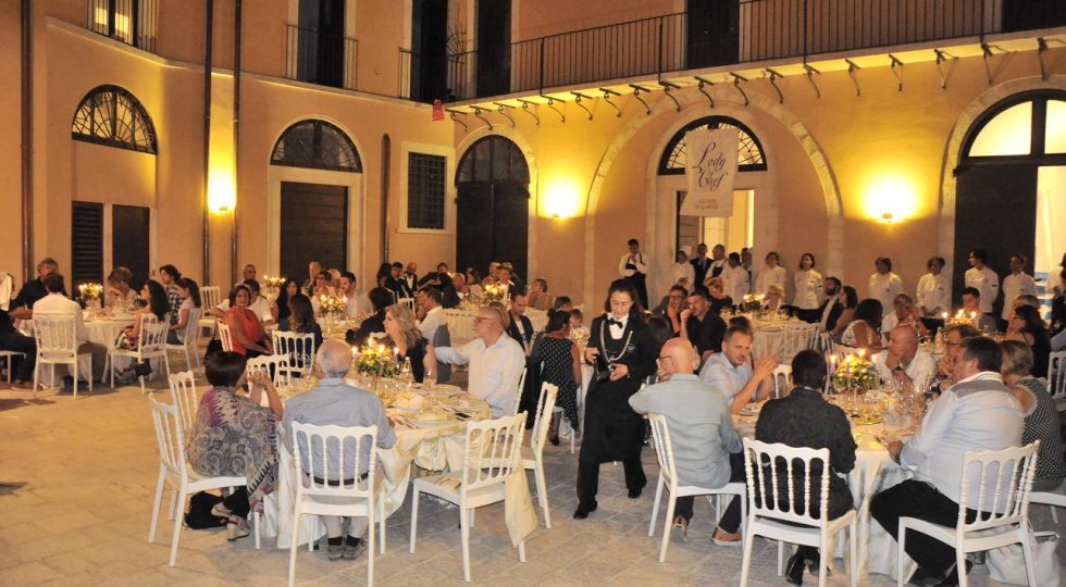 ALL’AQUILA UN TRIBUTO ALLO ZAFFERANO NELLA RESIDENZA DEGLI STORICI COMMERCIANTI D’ORO ROSSO