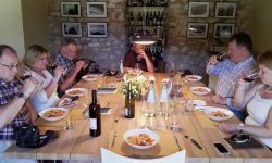 ABRUZZO WINE SAFARIS: ALLA SCOPERTA DI TERROIR, CIBO E BUON VIVERE PER INTENDITORI STRANIERI