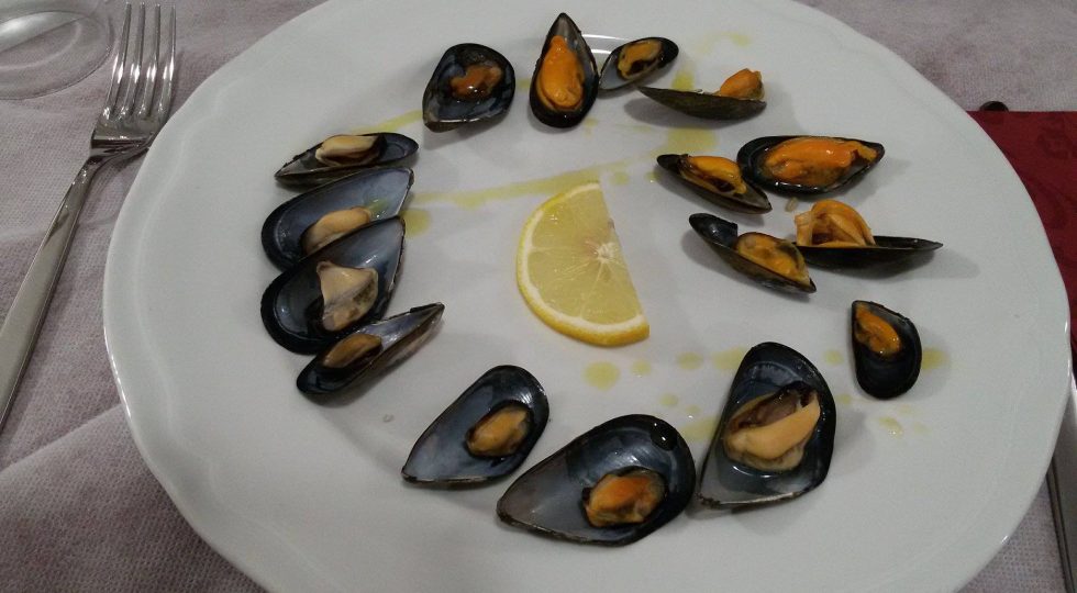 ITALIA-FRANCIA, LE COZZE DELL’ADRIATICO BATTONO LE OCEANICHE DI MONT-SAINT-MICHEL