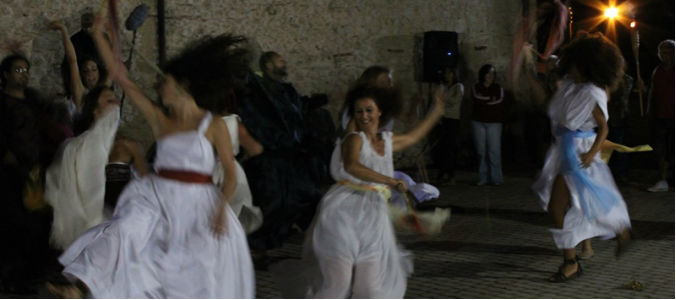 LA MAGIA DELLA SICINNIDE SULLE STRADE DEL VINO