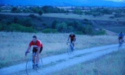 IN BICI SULLE VIE DELLO ZAFFERANO E POI ALLA SCOPERTA DELLA RACCOLTA E DELLA SFIORITURA