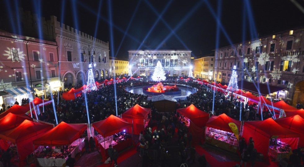 IL NATALE CHE NON TI ASPETTI, MERCATINI E VIE DEI PRESEPI TRA PESARO E URBINO