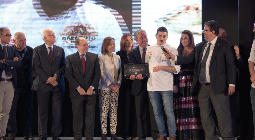 PIZZA PATRIMONIO DELL’UNESCO, GIUSEPPE VITIELLO VINCE CONTEST