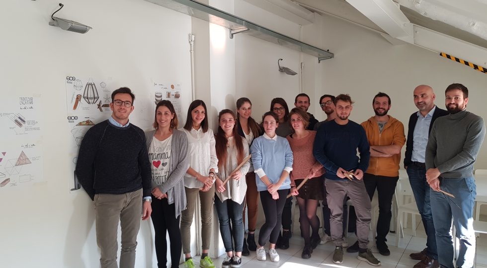 REWINED, ALLIEVI DELLO IED CREANO OGGETTI DI DESIGN CON SCARTI DI CANTINA