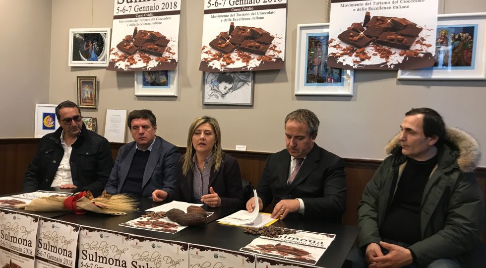 UN FIUME DI CIOCCOLATO INVADE SULMONA PER TRE GIORNI