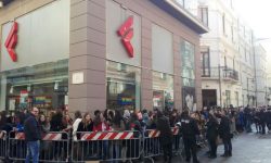 MANESKIN, A PESCARA FAN IN CODA PER UN AUTOGRAFO