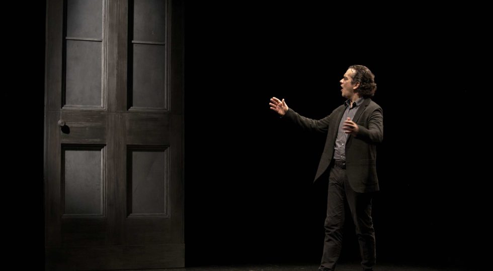 TEATRO: LA RASSEGNA STRADE TORNA CON LO STRONZO, SUL PALCO ANDREA LUPO