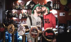 GUIDA AL SAN PATRIZIO 2018: ARROSTICINI GRATIS, CONCERTI, RUGBY, PIATTI IRLANDESI E FIUMI DI STOUT, PUB PER PUB