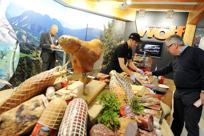 “SALUMI DA RE” SVELA IL TOP DELLA SALUMERIA, AAA CERCASI PORCARO