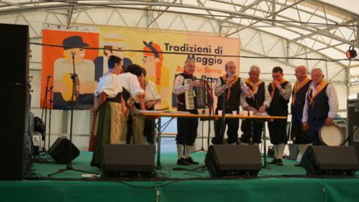 “TRADIZIONI DI MAGGIO”, A PRECI BALLI POPOLARI DI ABRUZZO, UMBRIA E MARCHE