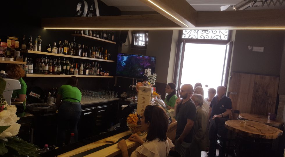 L’AQUILA, “I DUE MAGI” INCANTANO CON L’ACCOGLIENTE E RICERCATO ARREDAMENTO – FOTO