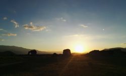 A PELTUINUM CINEMA AL TRAMONTO CON NERI MARCORÈ E UNO STRAORDINARIO OMAGGIO A DE ANDRÈ