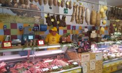 COLDIRETTI, ALL’AQUILA SU IL SIPARIO SUL MERCATO COPERTO DI CAMPAGNA AMICA – FOTO