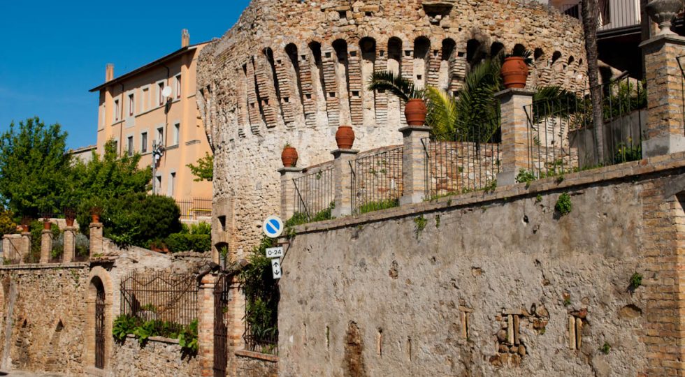 A CANZANO “LU VINE FA CANTÀ” COI VINI DELLE COLLINE TERAMANE