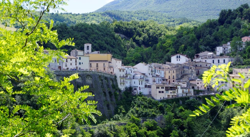 “BUONGIORNO CERAMICA”, A CASTELLI DUE GIORNI DI ARGILLA, ARTE E ARTIGIANATO