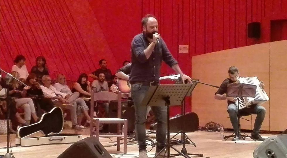 OMAGGIO A GUCCINI NEL “SALOTTO” DEL LOCALE “FRATELLI” DELL’AQUILA