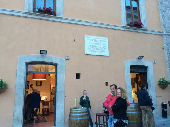 ENOTECA GARIBALDI E PUNTO G, AL VIA CONSEGNE A DOMICILIO ALL’AQUILA