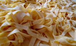 APRE “MATTARELLO A PIAZZA BOLOGNA” PER GIOCARE CON LA PASTA FRESCA