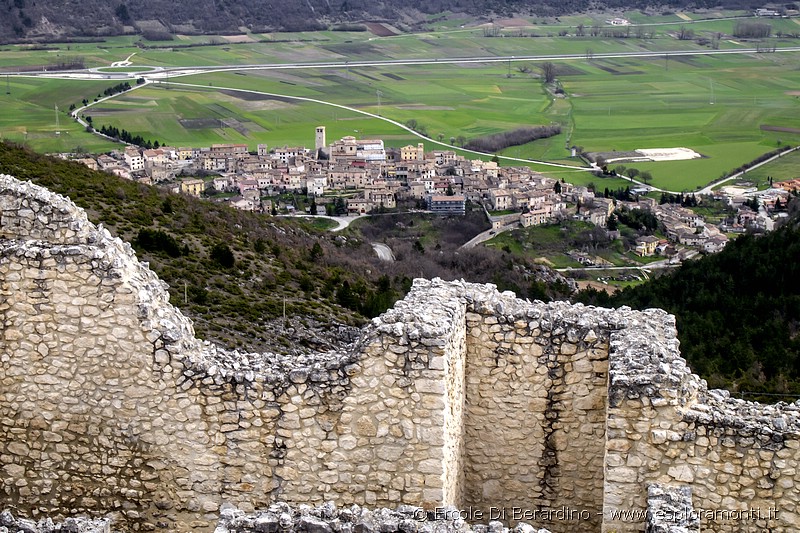 NEI BORGHI AZZERARE LA SOCIALITÀ PER SCONFIGGERE IL CORONAVIRUS
