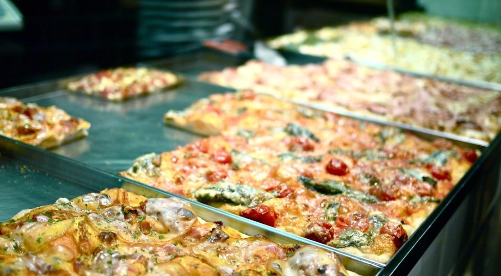 L’AQUILA, RIAPRE LA STORICA PIZZERIA “LA MARCHIGIANA”