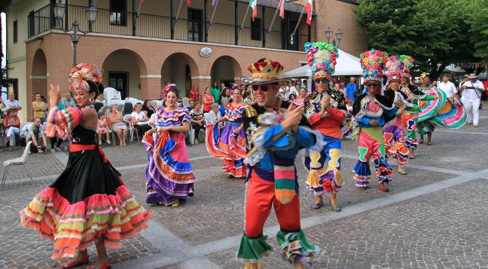 A PENNA SANT’ANDREA IL 42ESIMO INCONTRO DI FOLKLORE INTERNAZIONALE