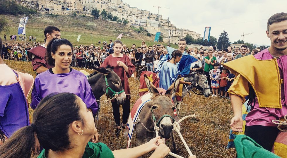 AL PALIO DEGLI ASINI IL TRIONFO DI CIVITARETENGA, E ALLA SAGRA DI NAVELLI QUEL SUPPLÌ INVIDIATO DAGLI CHEF – VIDEO