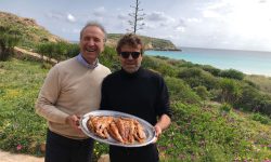 NEL RESORT DELL’AQUILANO MARCO REATO IN MEZZO AL MEDITERRANEO, TRA I SAPORI DI MARE DELLA CALANDRA