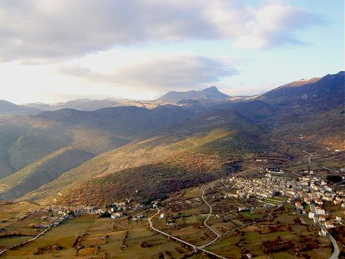 SAN LORENZO SUL GRAN SASSO CON LA “FESTA DEL TARTUFO E DELLA PIZZA FRITTA” A VILLA SANTA LUCIA