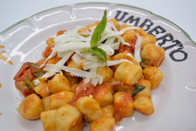 SLOW FOOD, RISTORANTE UMBERTO DI NAPOLI CONFERMA CHIOCCIOLA IN GUIDA OSTERIE