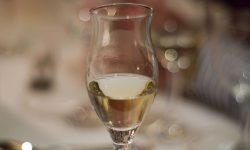 GRAPPE E ACQUAVITI, ANAG SPEGNE 40 CANDELINE AD ASTI