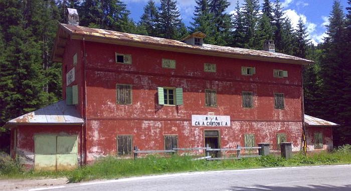 LUOGHI DI TURISMO IN CINQUE VECCHIE CASE CANTONIERE DELLA PROVINCIA DELL’AQUILA