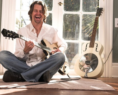 UN CALIFORNIANO A SAN DEMETRIO: SHAWN JONES IN CONCERTO AL MOLLY’S PUB