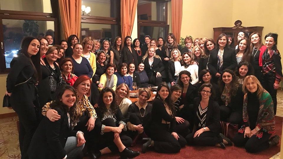 DONNE DEL VINO CAMPANE A SOSTEGNO DI PROGETTO CONTRO LA VIOLENZA