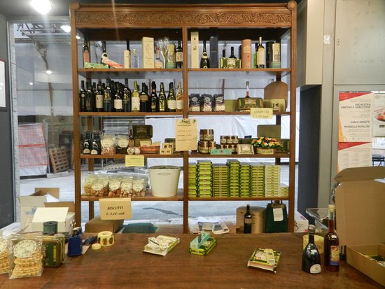 LAVORO A MAGLIA E CIOCCOLATA, AL BAR NURZIA DELL’AQUILA LA RICETTA PER L’INVERNO