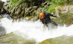 AL CAI DELL’AQUILA SERATA SUL CAUCASO, IL CANYONING AL CONFINE TRA ORIENTE E OCCIDENTE