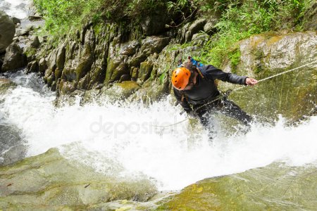 AL CAI DELL’AQUILA SERATA SUL CAUCASO, IL CANYONING AL CONFINE TRA ORIENTE E OCCIDENTE