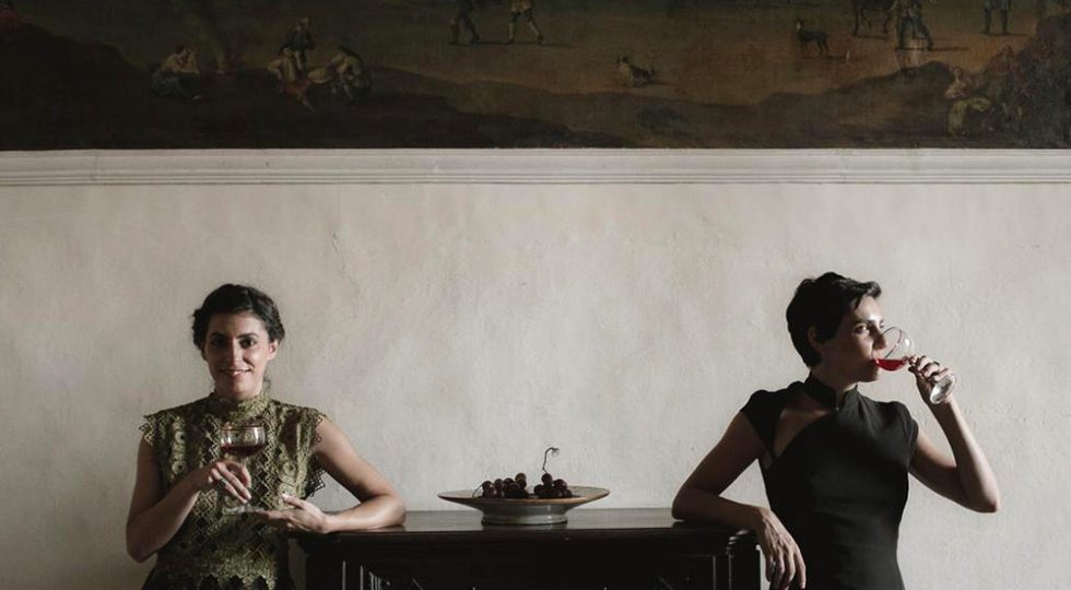 I COCKTAIL IN BOTTIGLIA DI GIADA E VALERIA: STREGHE MODERNE E GIOVANI IMPRENDITRICI