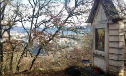 ALLA CHIESA DI SAN LORENZO DELLA SERRA PER LA VIA MARIANA: SENTIERI TRADIZIONALI DA SALVARE