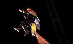 PESCARA, LA BEFANA DEI VIGILI DEL FUOCO ARRIVA DAL CIELO