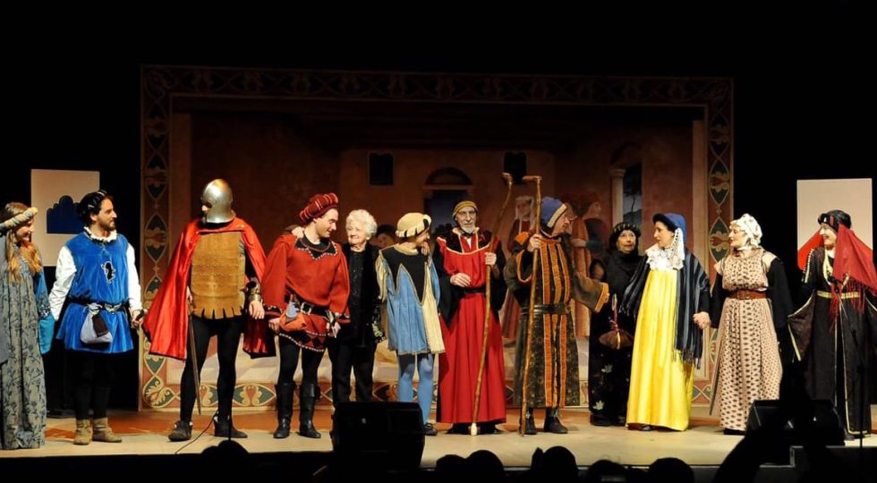 IL DIALETTO AQUILANO PROTAGONISTA ASSOLUTO DI “PRETATTI E CAMPONESCHI”, LA FAVOLA MEDIEVALE DI FRANCO VILLANI