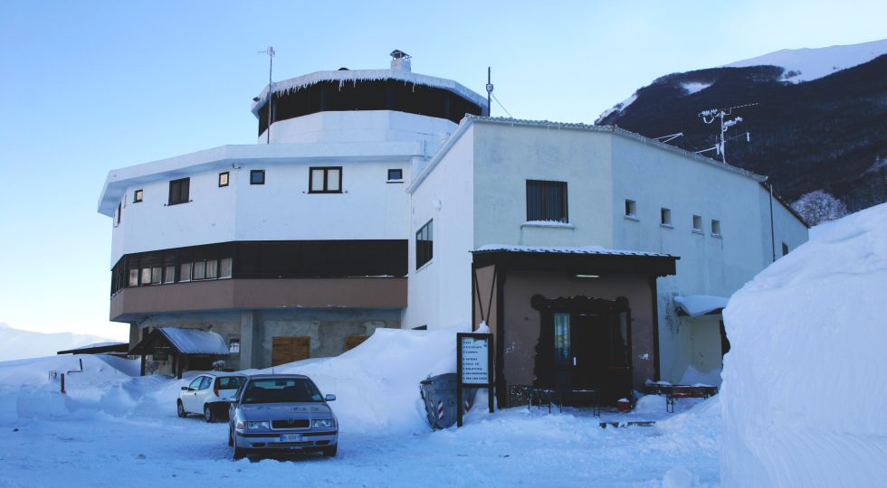 TURISMO MONTANO TRA STRADE CHIUSE E ALBERGHI ISOLATI: VIAGGIO NELLA MAJELLA OCCIDENTALE
