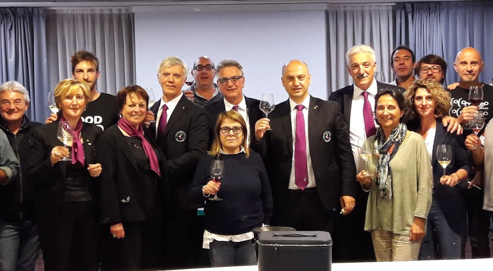 FIS ABRUZZO CENTRALE, 18 NUOVI SOMMELIER ALL’AQUILA